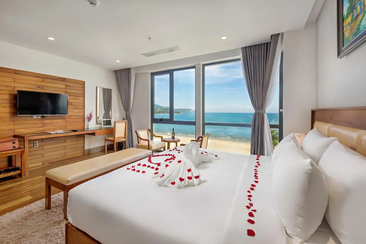 Alisia Beach Hotel Дананг 4*,