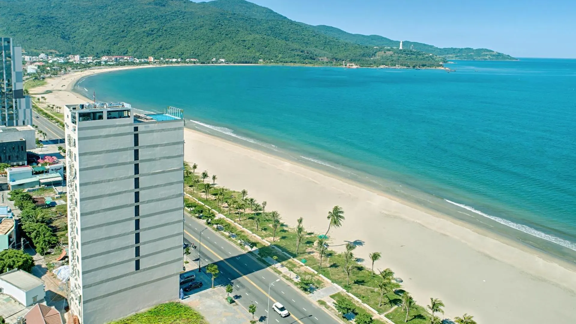 Alisia Beach Hotel Дананг