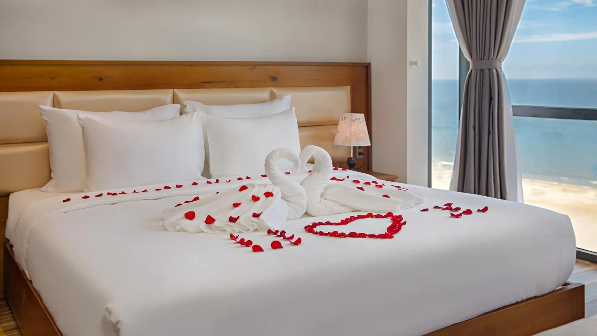 Alisia Beach Hotel Дананг Вьетнам