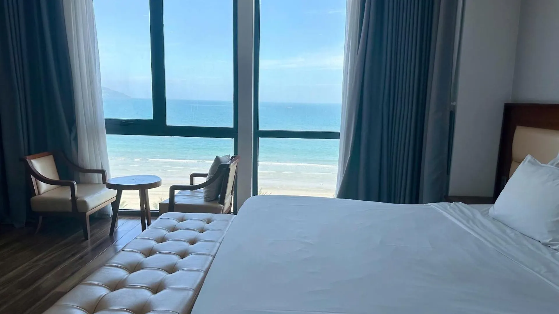 Alisia Beach Hotel Дананг Вьетнам