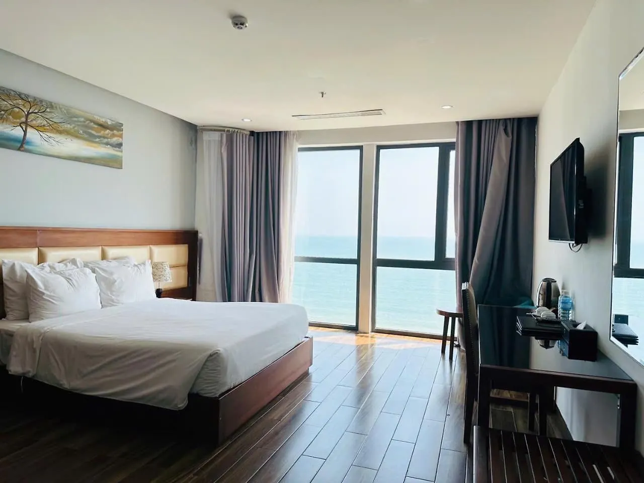 Alisia Beach Hotel Дананг