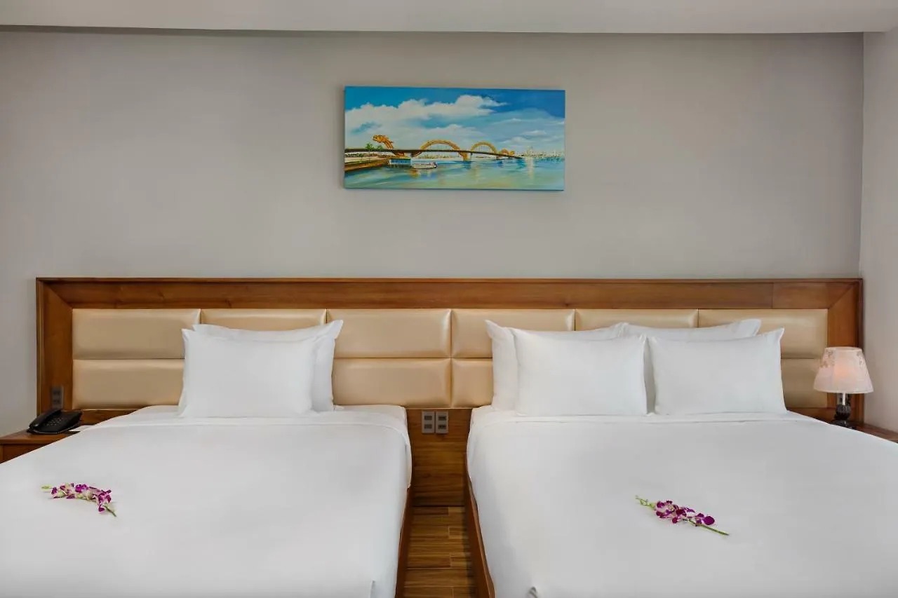 Alisia Beach Hotel Дананг