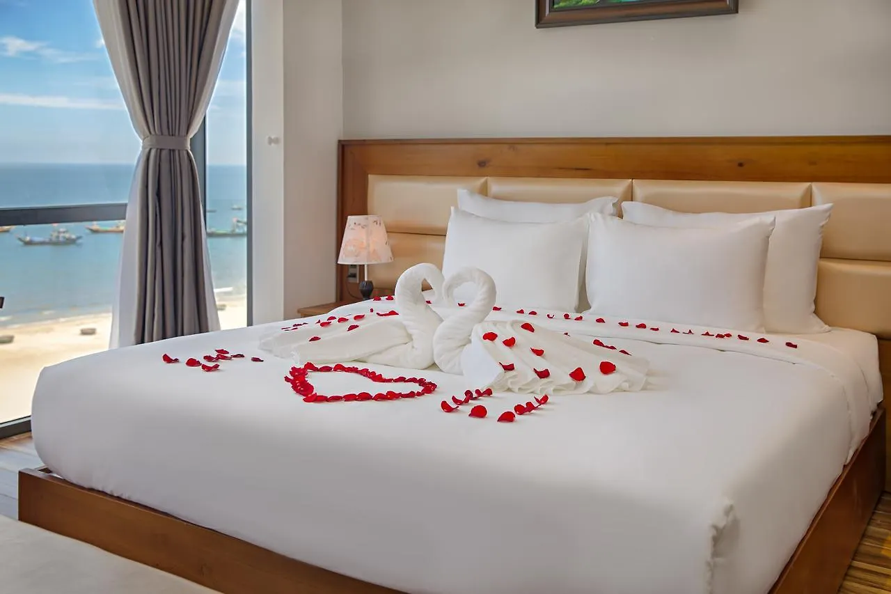 Alisia Beach Hotel Da Nang 4*,  Vietnam